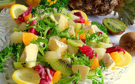 Рецепт Салат из камамбера, ананаса, киви, апельсина, листьев салата