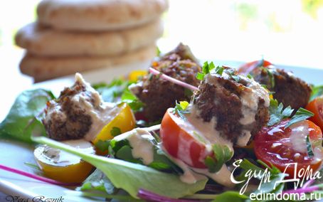 Рецепт Израильский теплый салат с домашним фалафелем и тхиной