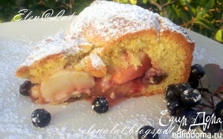 Рецепт Яблочный пирог с малиновым вареньем и изюмом