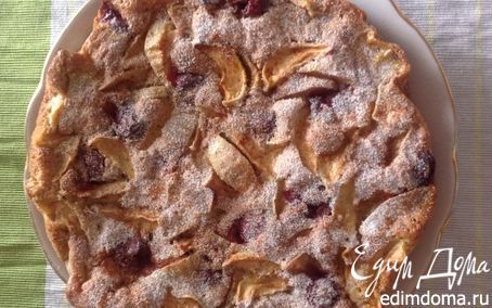 Рецепт Пирог с вишней и яблоком