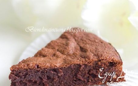 Рецепт Быстрый шоколадно-миндальный пирог "Шоколадное наслаждение"