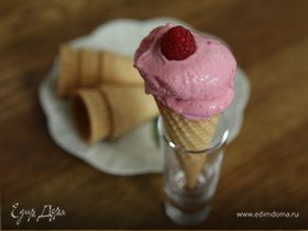 Творожно-малиновое мороженое