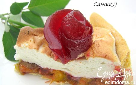 Рецепт Сливовый пирог с меренгой и розой из сливового желе. Готовим с "HomeQueen Corporation"