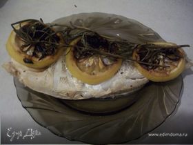 Запеченная рыбка с розмарином и лимоном