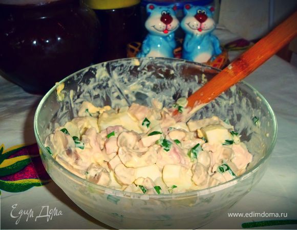 Салат с курицей и шампиньонами Дубок (пошаговый рецепт с фото)
