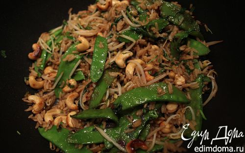 Рецепт Острый рис с кешью, шпинатом и зеленым горошком