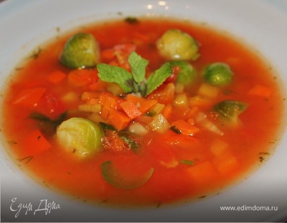 Томатный суп с брюссельской капустой и репой