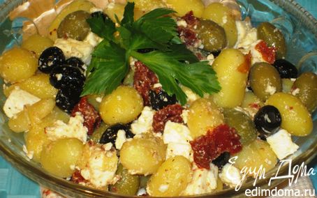 Рецепт Картофельный салат с оливками, вялеными помидорами и фетой