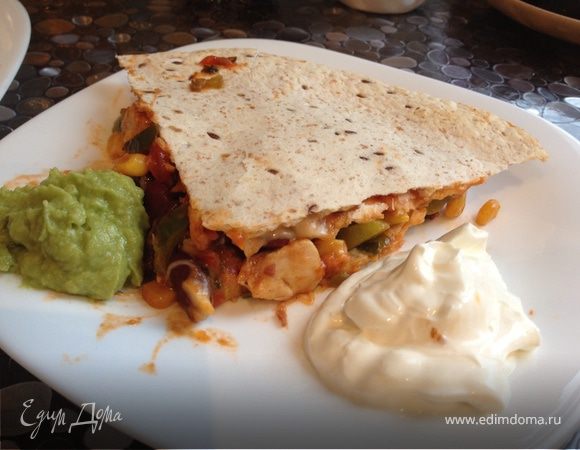 Домашняя кесадилья с курицей и сыром рецепт – Мексиканская кухня: Закуски. «Еда»