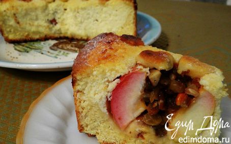 Рецепт Творожный пирог "Четыре фермерских яблочка" с изюмом, орехами и медом