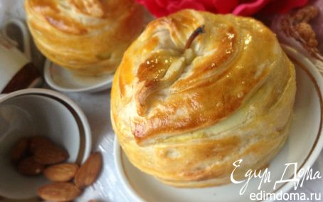Рецепт Яблоки с орехово-медовой начинкой, запеченные в слоеном тесте