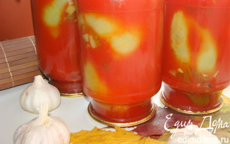 Рецепт Маринованный перец, фаршированный баклажанами, в томатном соке