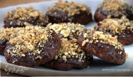 Шоколадное печенье с грецкими орехами и корицей
