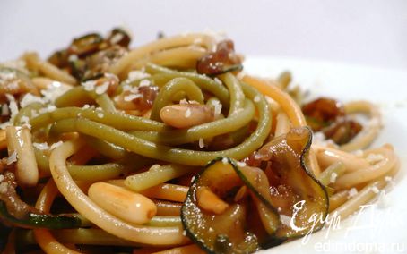 Рецепт Цветные спагетти с цукини, бальзамико и кедровыми орешками