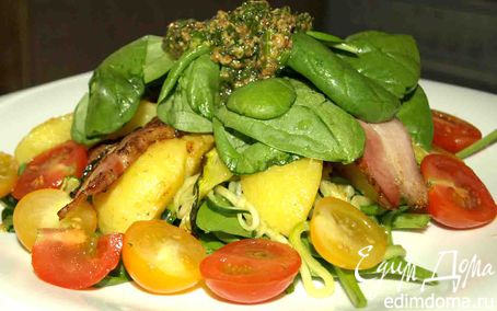 Рецепт Теплый салат из цукини, картофеля, копченой грудинки и шпината