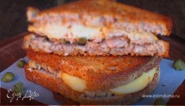 Горячий бутерброд с тунцом и копченым сыром