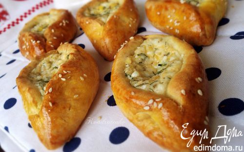 Рецепт Пирожки с сыром и зеленью "Лодочки"