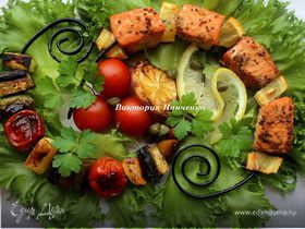 Шашлычки из лосося и овощей