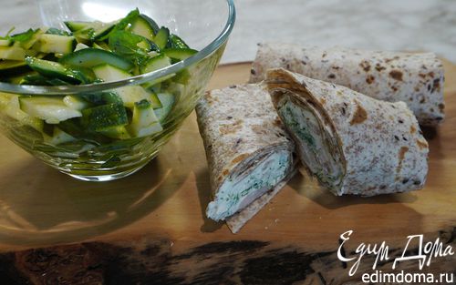 Рецепт Тортильи с креветками и зеленым салатом