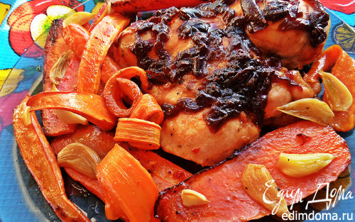 Рецепт Курица под луковым конфитюром и морковкой