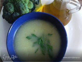 Греческий суп-пюре с брокколи