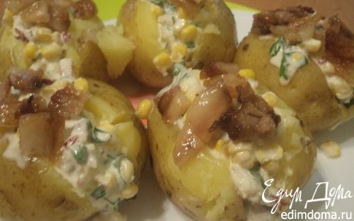 Рецепт Молодой картофель, фаршированный беконом и кукурузой