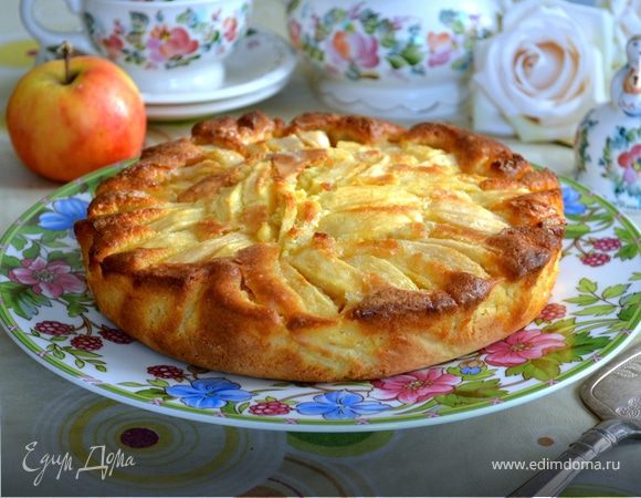 Датский миндальный пирог с яблоками