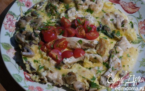 Рецепт Простой омлет с курицей и шампиньонами