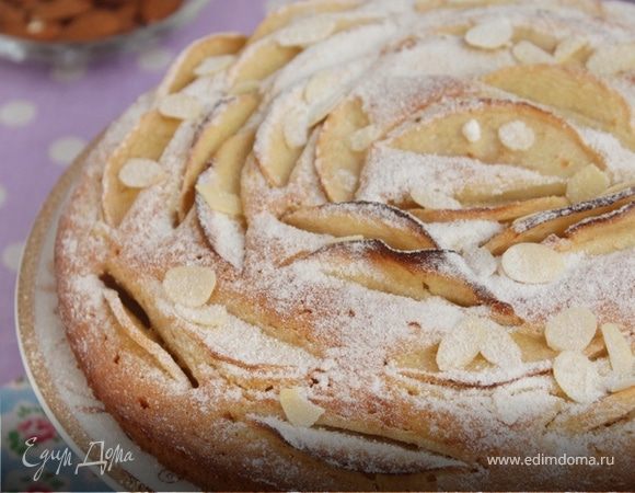 Рецепт вкусного яблочного пирога с миндальными хлопьями