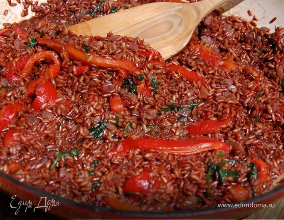 Рецепт: Красный рис с овощами - полезный, вкусный и красивый гарнир