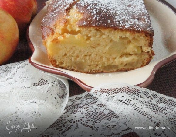 Пирог с яблоками и вареной сгущенкой