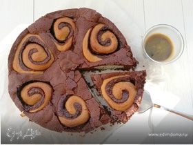 Шоколадный пирог с булочками