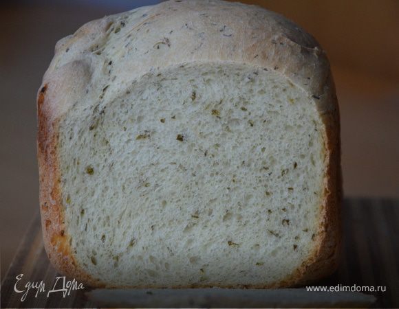 Пряный хлеб с укропом, чесноком и васаби для ароматных сухариков