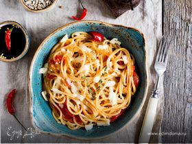 Спагетти с томатами и рикоттой