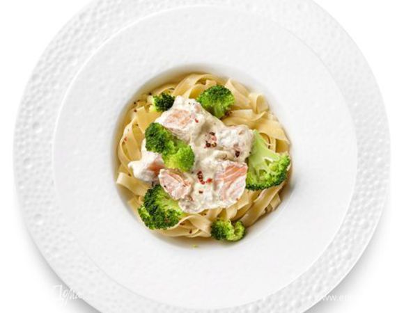 Паста с красной рыбой (семгой) в сливочном соусе - рецепт с фото