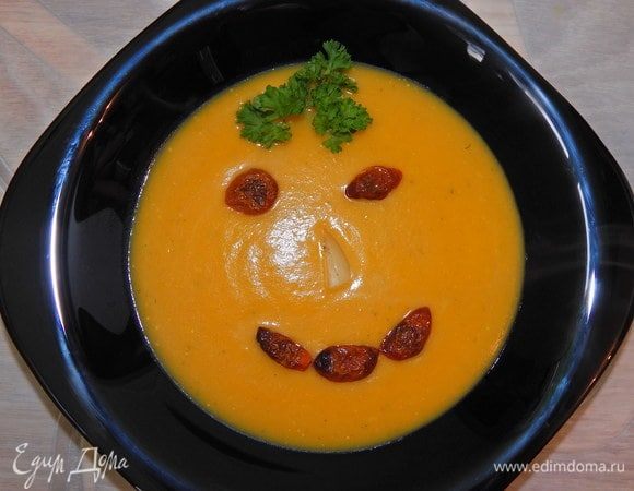 Крем-суп с тыквой и вялеными помидорами