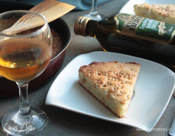 Пирог с оливковым маслом и кедровыми орешками