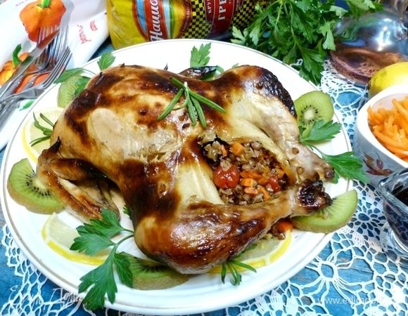 Курица, фаршированная гречкой с вишней
