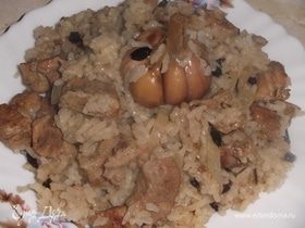 Рис в духовке со свининой и соленым чесноком