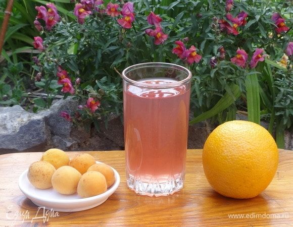 Фруктовый напиток с апельсинами