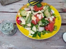 Теплый овощной салат с базиликовой солью