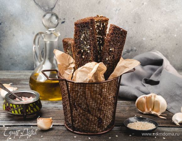 Гренки из черного хлеба с чесноком: 2 рецепта