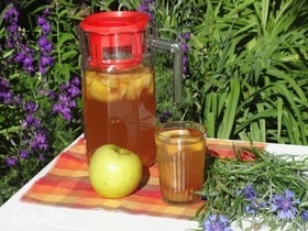 Напиток из боярышника с яблоками