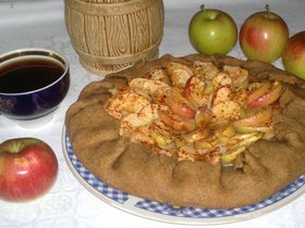 Ржаная галета с яблочно-ореховой начинкой