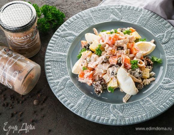 Как приготовить Вкусный салат из кальмаров с яйцом и огурцом рецепт пошагово