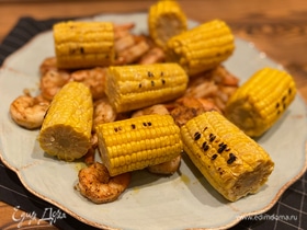 Креветки гриль с кукурузой и домашним соусом