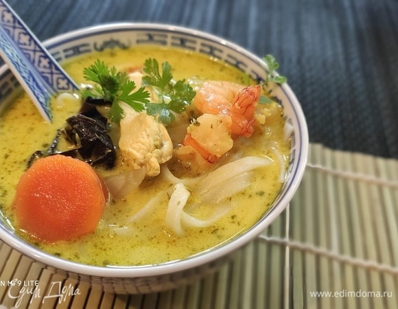 Тайский суп Том Кха с курицей