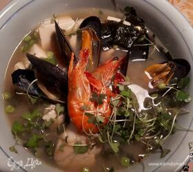 Мисо-суп с тофу и морепродуктами