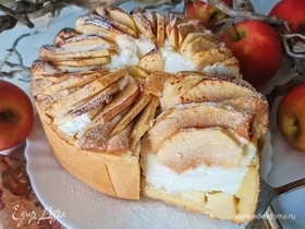 Яблочный пирог с йогуртовым кремом