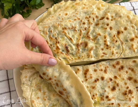 Дагестанские лепешки чуду с творогом и зеленью на сковороде простой рецепт пошаговый